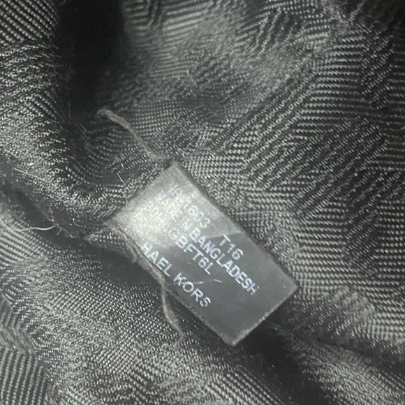 Authentic Michael Kors Purse!!! #0122b - Picture 13 of 13